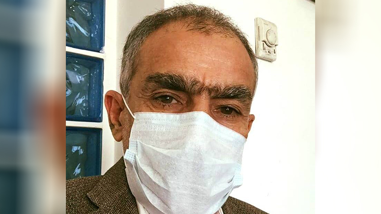 دكتۆر عوسمان سه‌لیم ره‌سوڵ، پسپۆڕی نەخۆشیەگوازراوەكان لە هۆبەی نەخۆشییە گوازراوەكانی سەر بە بەڕێوبەرێتی خۆپاراستنی تەندروستی سلێمانی 